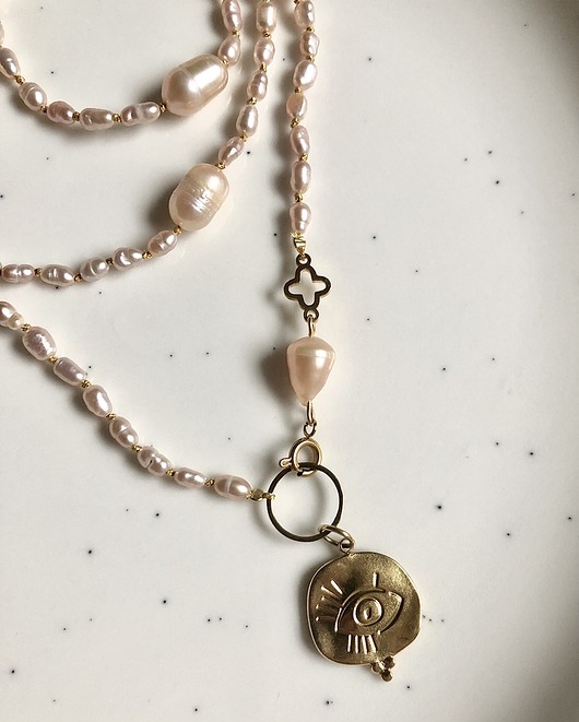 Długi naszyjnik z różowych pereł Eye MaLa Jewellery