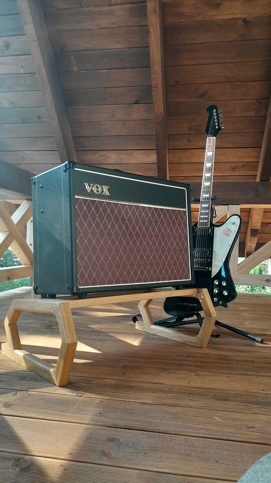 meble - inne Deluxe Amp Stand - Drewniany stojak na wzmacniacz gitarowy