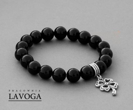 Agathe with pendant in black. Lavoga