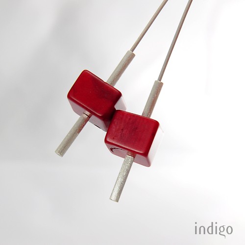 QUBred  studio INDIGO