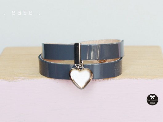 .easy. grey heart silver barboleta