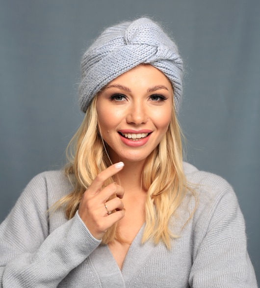 Wełniana czapka turban gołębi błękit. BOZKA Luxury Handmade