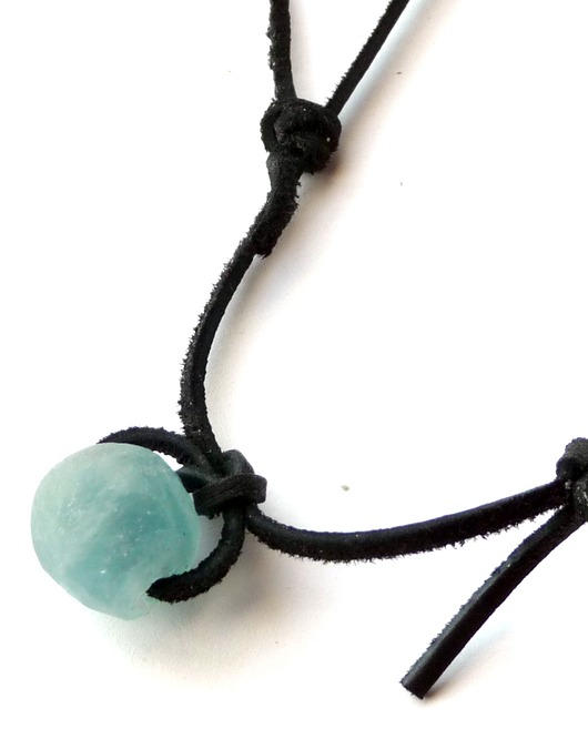 biżuteria męska Talizman amulet ze szkła Krobo Dla niego? Dla niej? niezwykły prezent