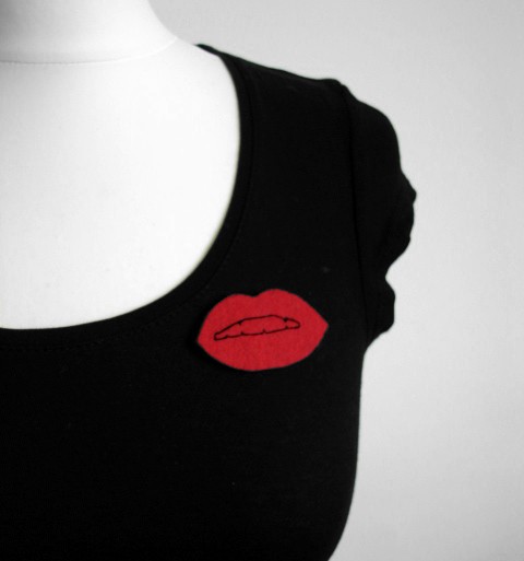 felt lips... felt label