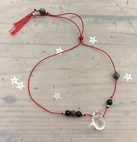 Amulet, bransoletka - krszytał, onyks, larvikit Ursa Minor Story