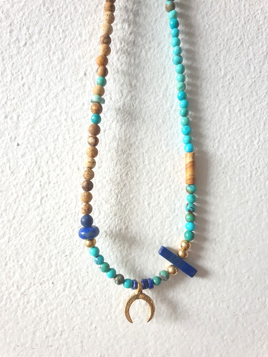 chokery Naszyjnik choker HATHOR  lunula, turkus, lapis lazuli, jaspis obrazkowy