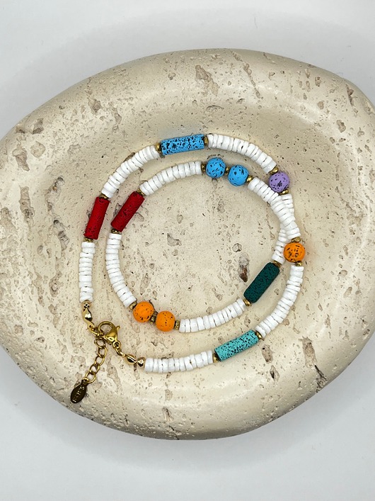 chokery Zestaw 2 naszyjników z lawy i rodonitu