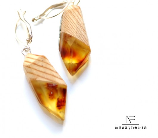 Wood&Amber Geometryczne Kolczyki Sosna Maszyneria