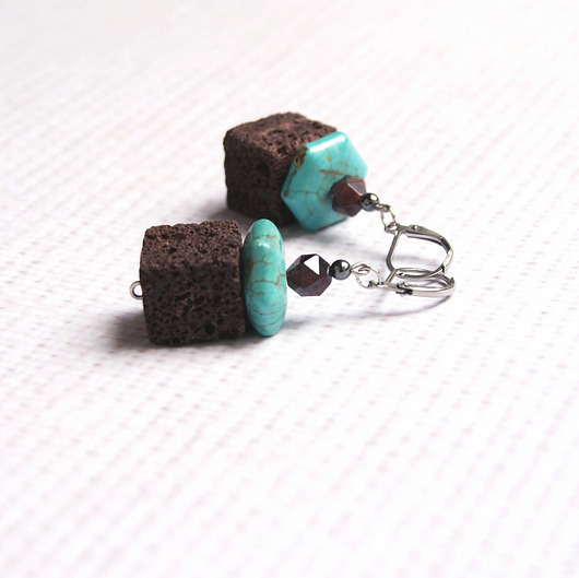 kolczyki z masy plastycznej LUX. UNIKATOWE kolczyki : lawa, howlit, granat