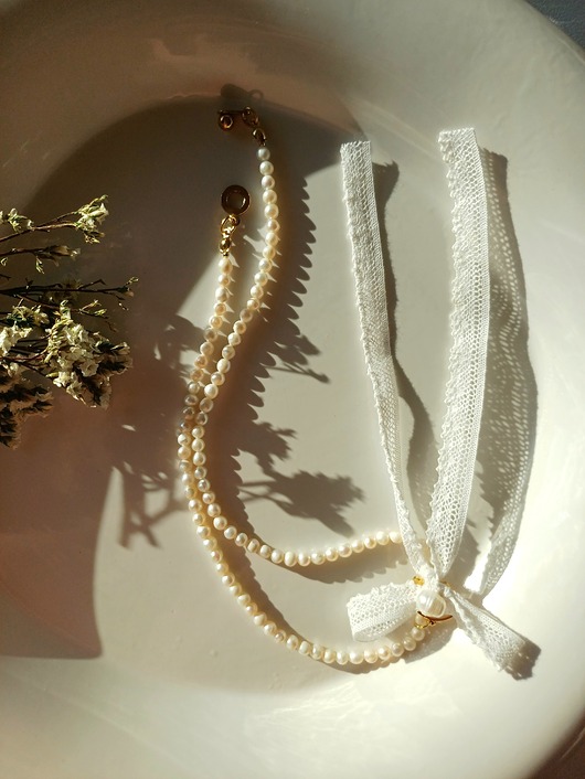 naszyjniki - inne Naszyjnik perła naturalna z aplikacją