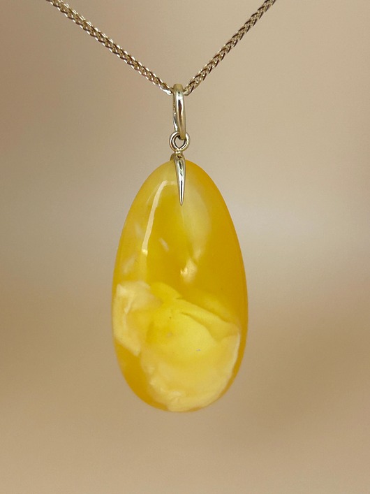 wisiory Wisiorek z naturalne bursztynu bałtyckiego