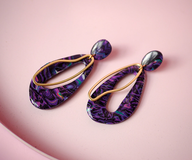 kolczyki z żywicy KOLCZYKI wiszące violet marble złoto