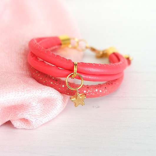 bransoletki skórzane Bransoletka - Malinowa, gwiazdka - złota