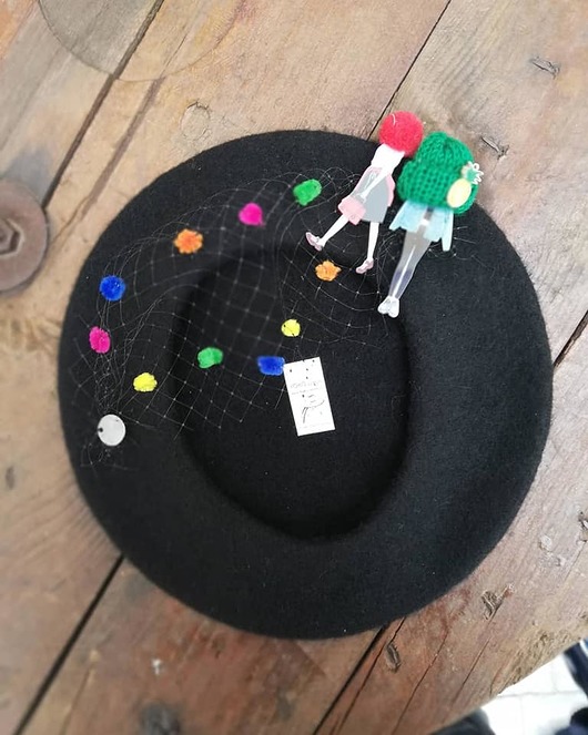 czarny beret YOKOdesign
