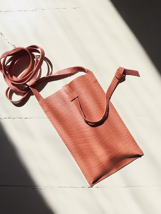 etui na telefon Crossbody Case Coral Pink