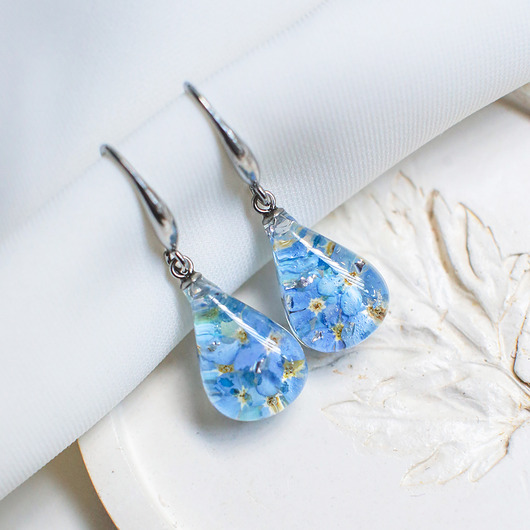 kolczyki z żywicy Kolczyki z niezapominajkami