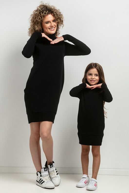 komplety damskie Komplet sukienek z kominem i kieszeniami dla mamy i córki, model 37, czarny