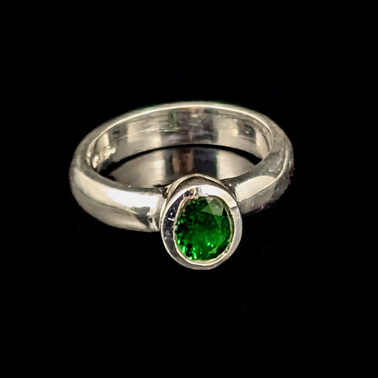 pierścionki srebrne Pierścionek szlachetny tsavoryt