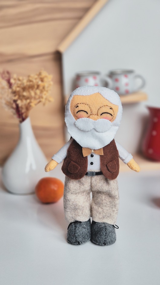 figurki i rzeźby Figurka na Dzień Dziadka. Filcowy Dziadek, idealny na prezent.