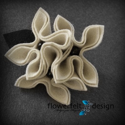 ecru with black-Biżuteria Autorska FlowerFelt Design