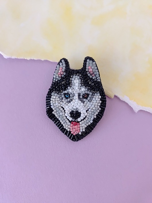 broszki Broszka Husky, ręcznie haftowana koralikami