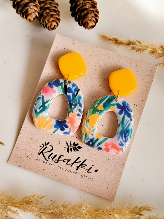 kolczyki z masy plastycznej Kolczyki kwiatowym wzorem, inspirowane naturą prezent dla mamy, babci