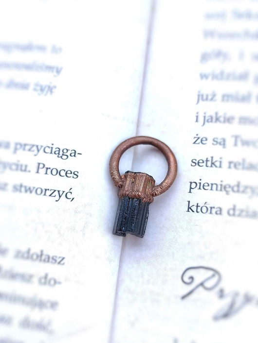 wisiory Czarny turmalin wisior miedziany II