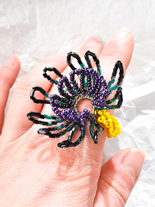 pierścionki - różne Duży pierścionek kwiat