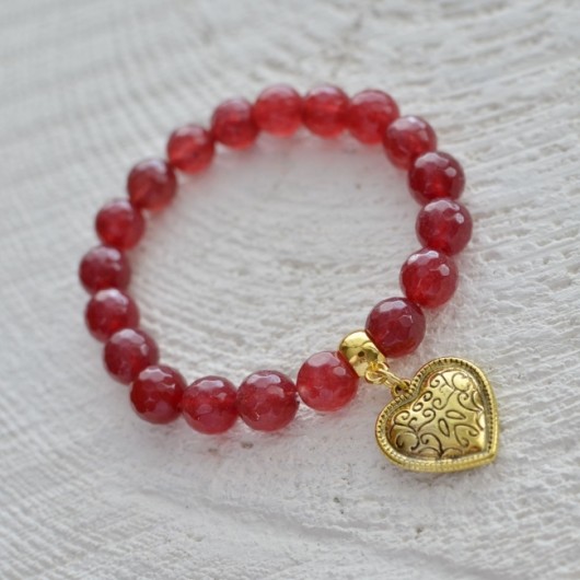 l.o.v.e. Made by Magda