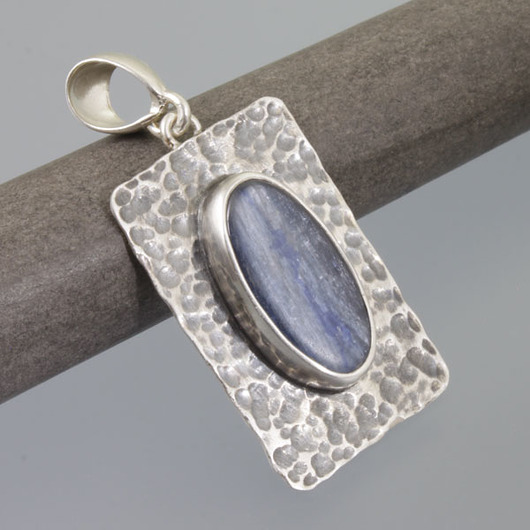 wisiory Wisior z kyanitem