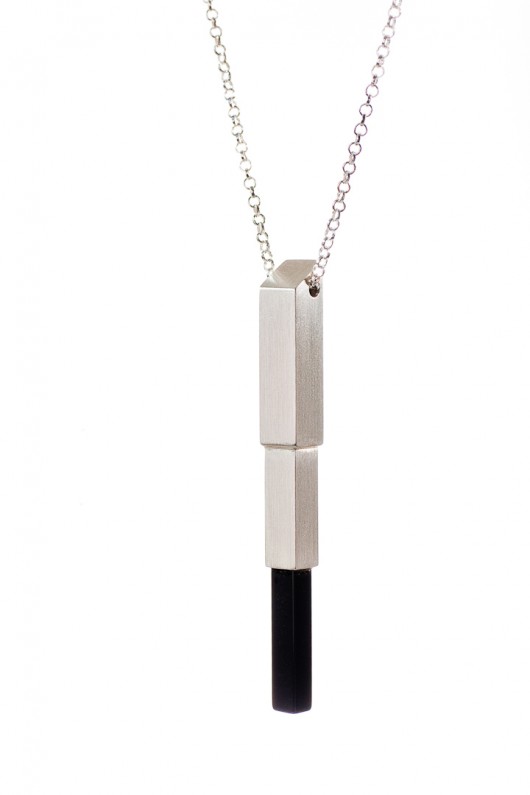 wisiorek z kolekcji EDGY/ SILVER Daria Siwiak Jewellery