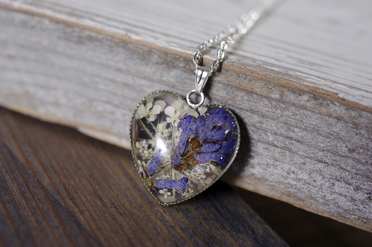 Naszyjnik z żywicy w kształcie serca So Jewelry