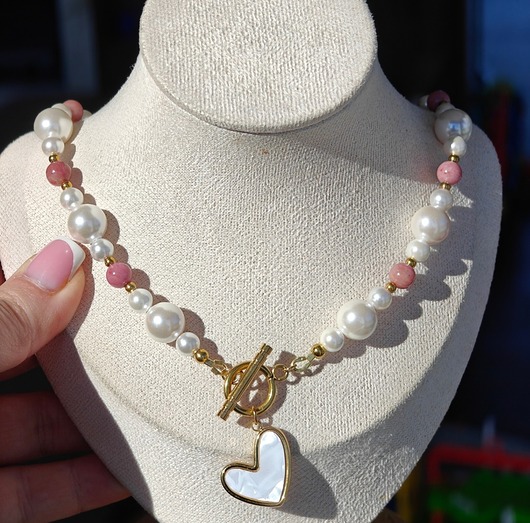 złote naszyjniki Naszyjnik perły i rodonit