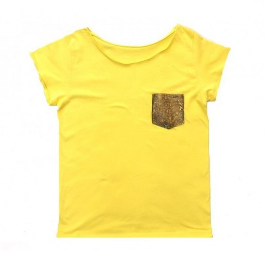 Yellow T-shirt studiopomyslow