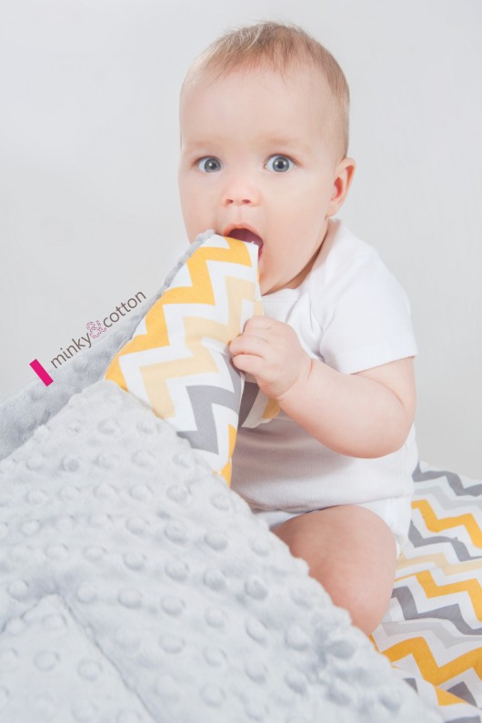 Mięciutki kocyk minky w szare zygzaki - 75x100 Minky and Cotton