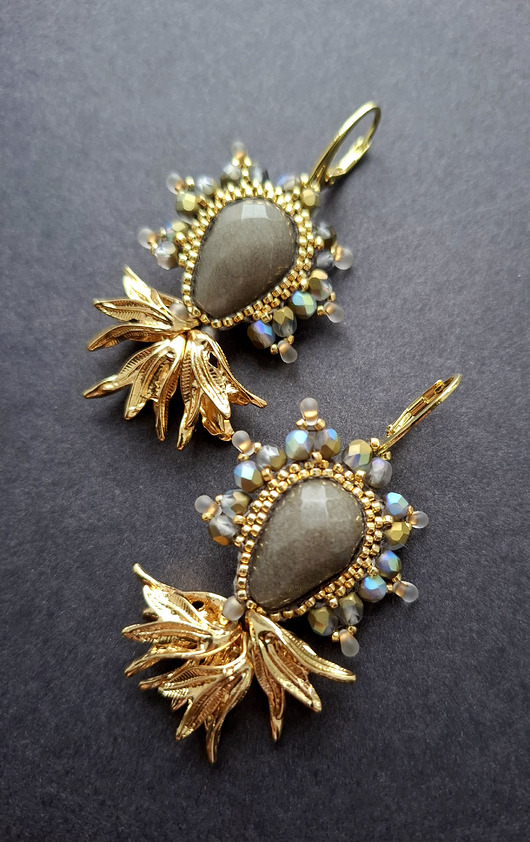 kolczyki z kamieniami Kolczyki jadeit w złocie