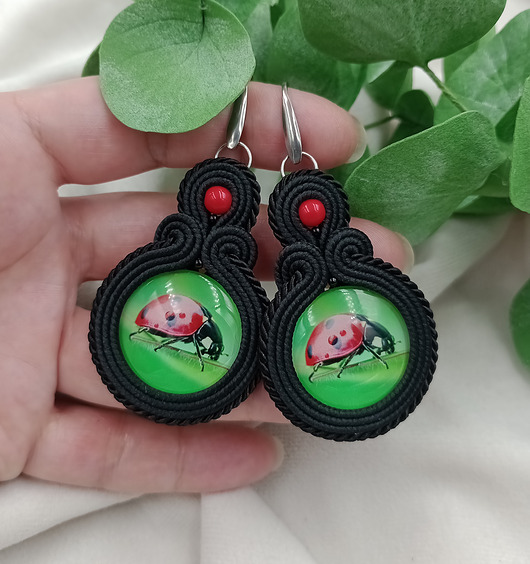 kolczyki soutache Kolczyki z biedronką, kolczyki biedronki, prezent dla mamy