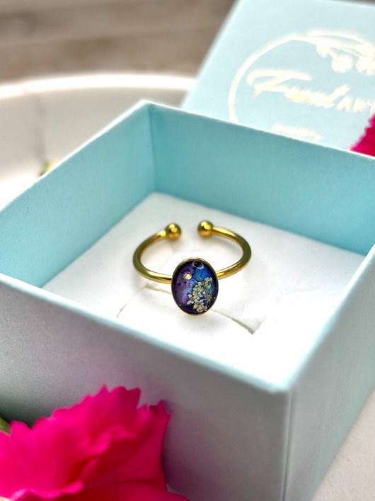 pierścionek z żywicy Pierścionek fioletowe oczko