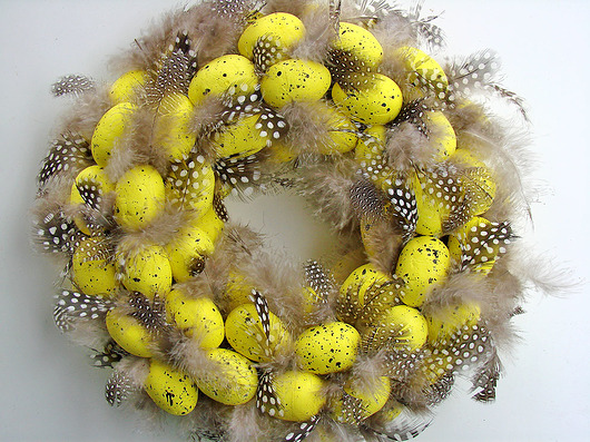 wianki wielkanocne wianek żółte jajka