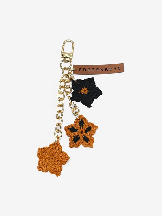 breloki Brelok Trzy Kwiatki - Musztarda i Czerń Mix