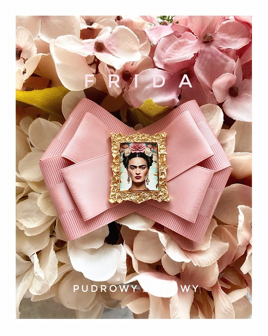 broszki Nowa Kolekcja  Brosz FRIDA  z miniaturowym obrazem