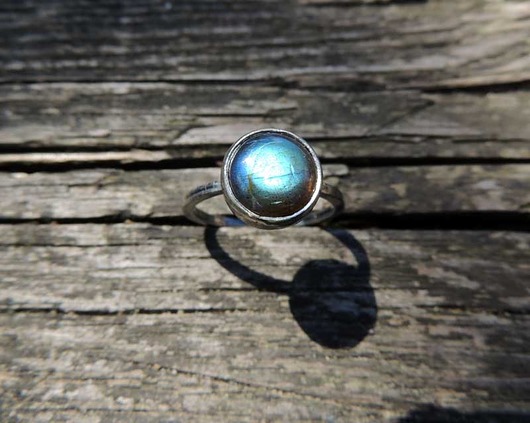 Labradoryt (LABRADORITE RING) by MARIAELA. MARIAELA