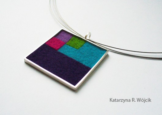 Srebrny wisior/naszyjnik z filcem Colours01 Katarzyna R Wojcik