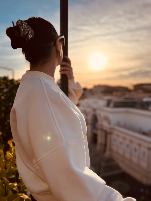 bluza bez kaptura damska Soft Spot / kremowa bluza basic