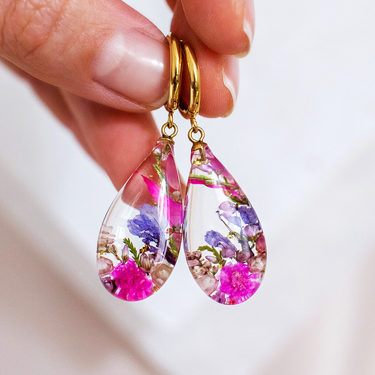 kolczyki z żywicy Kolczyki z kompozycją kwiatową