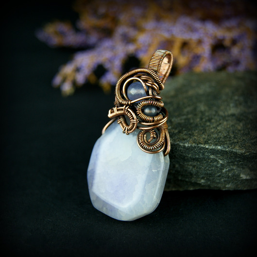 wisiory Wisiorek wire wrapping z fioletowym agatem