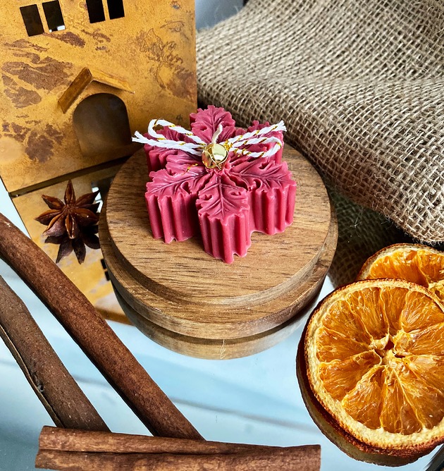 świeczniki i świece Świeca ekologiczna sojowa dekoracyjna "Snowflake" 25x60mm