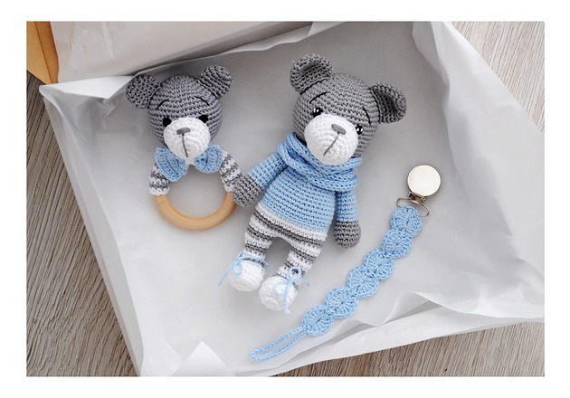 gryzaki i śliniaki dla dzieci Zestaw prezentowy  - błekit/szary