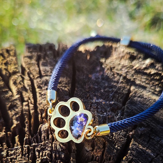 bransoletki z żywicy Bransoletka na sznurku z niezapominajkami