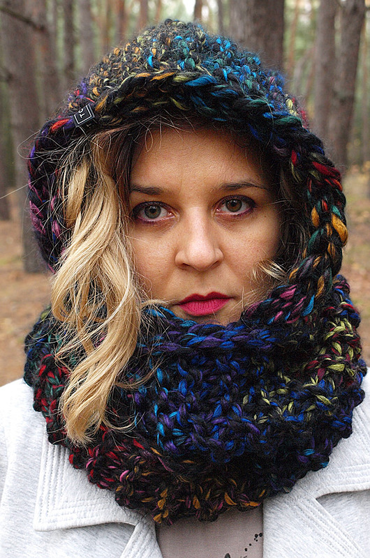 czapki damskie Komin z kapturem CZARNY